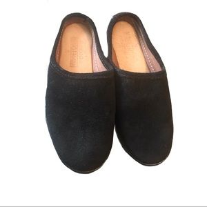 Minnetonka Black Slides